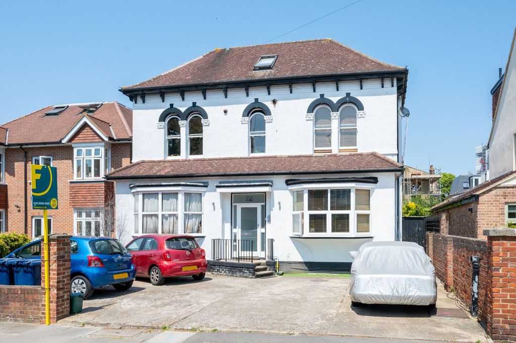 Property photo 1 of 8