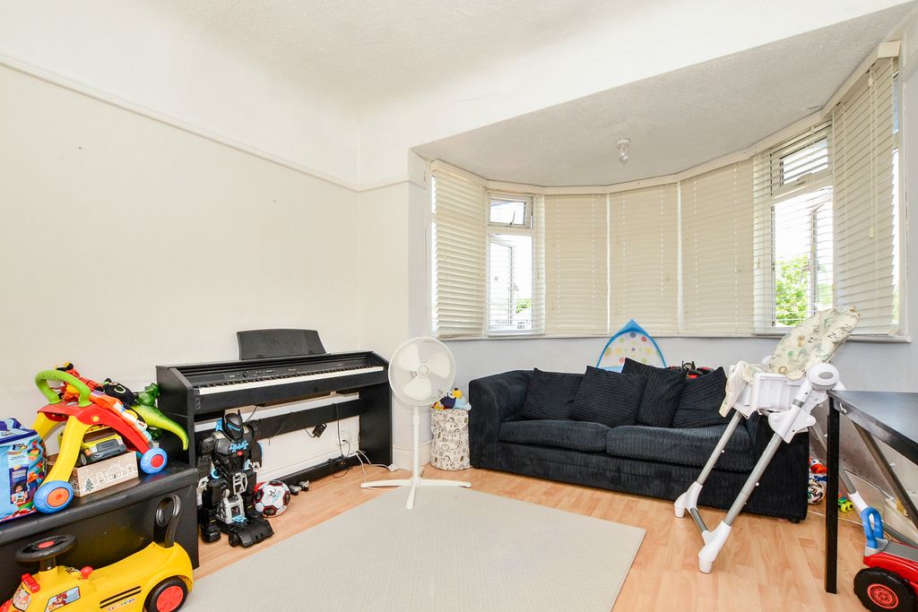 Property photo 3 of 10 Pbox-Img.Jpg