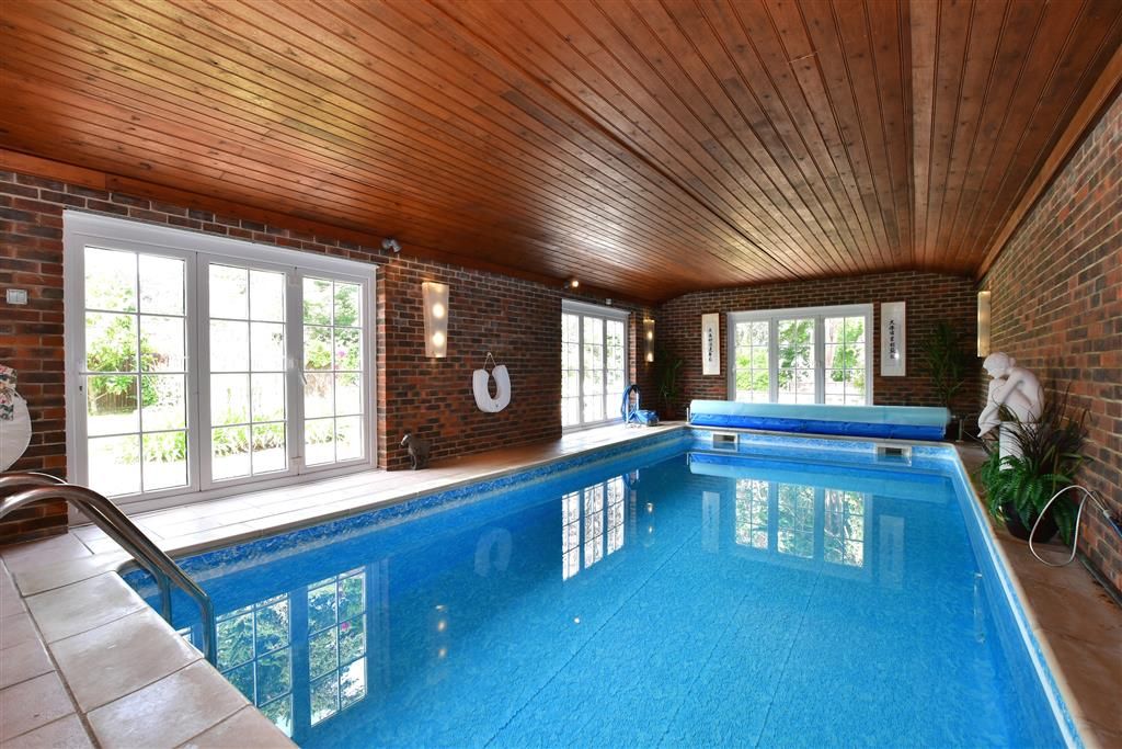 Property photo 1 of 26 Swimming Pool