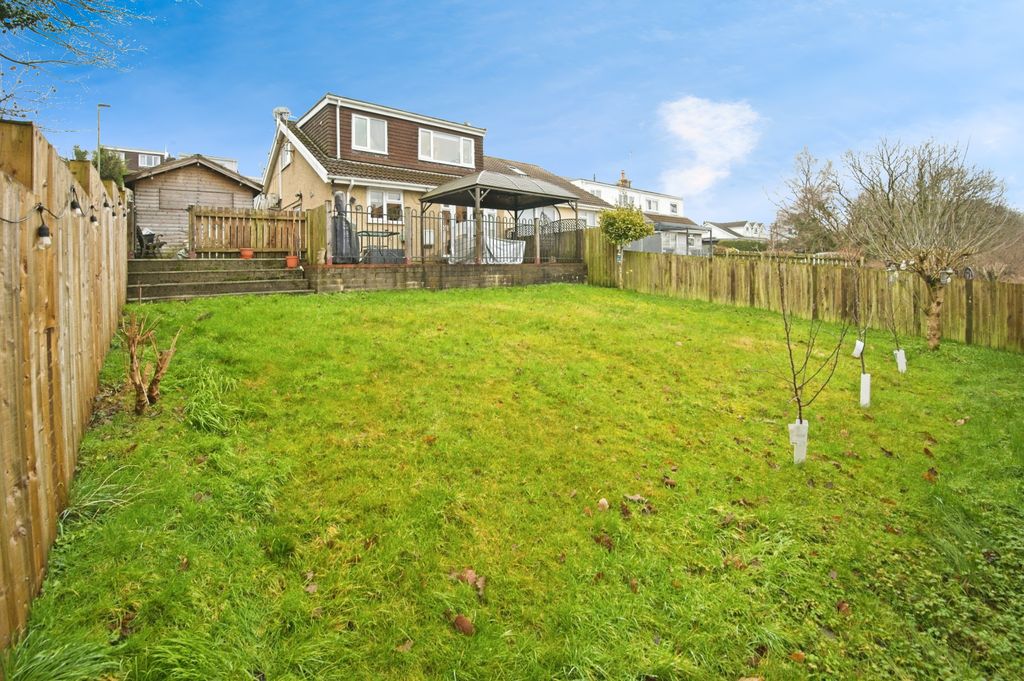 Property photo 1 of 15 Large Garden