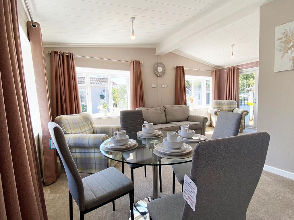 Property photo 3 of 14 Tingdene-Barnwell-1.Jpg