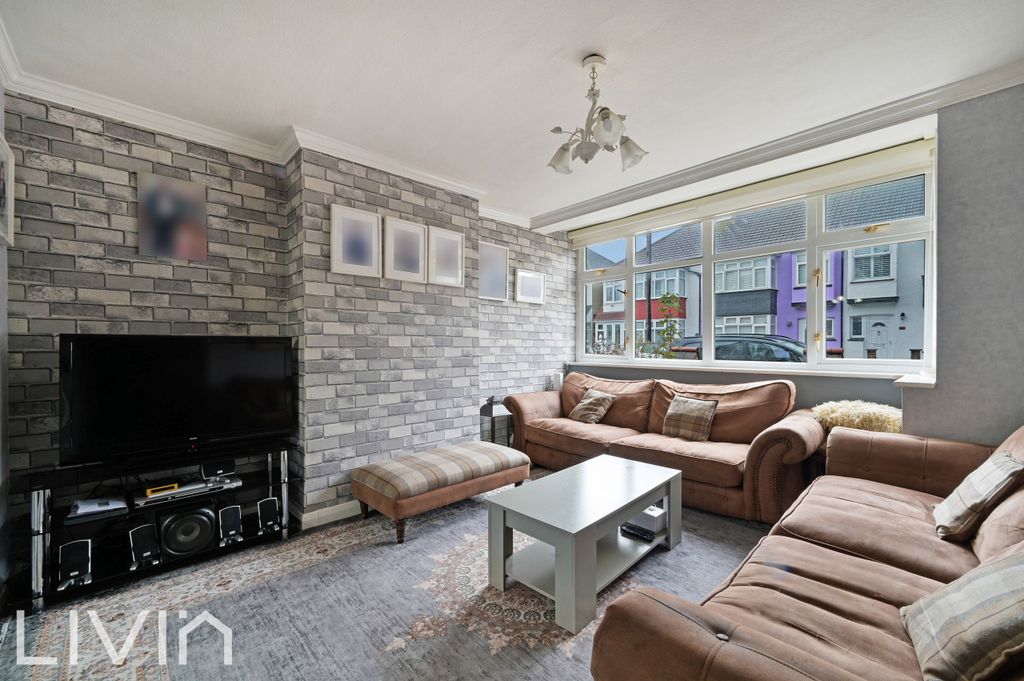 Property photo 2 of 12 Photo 2