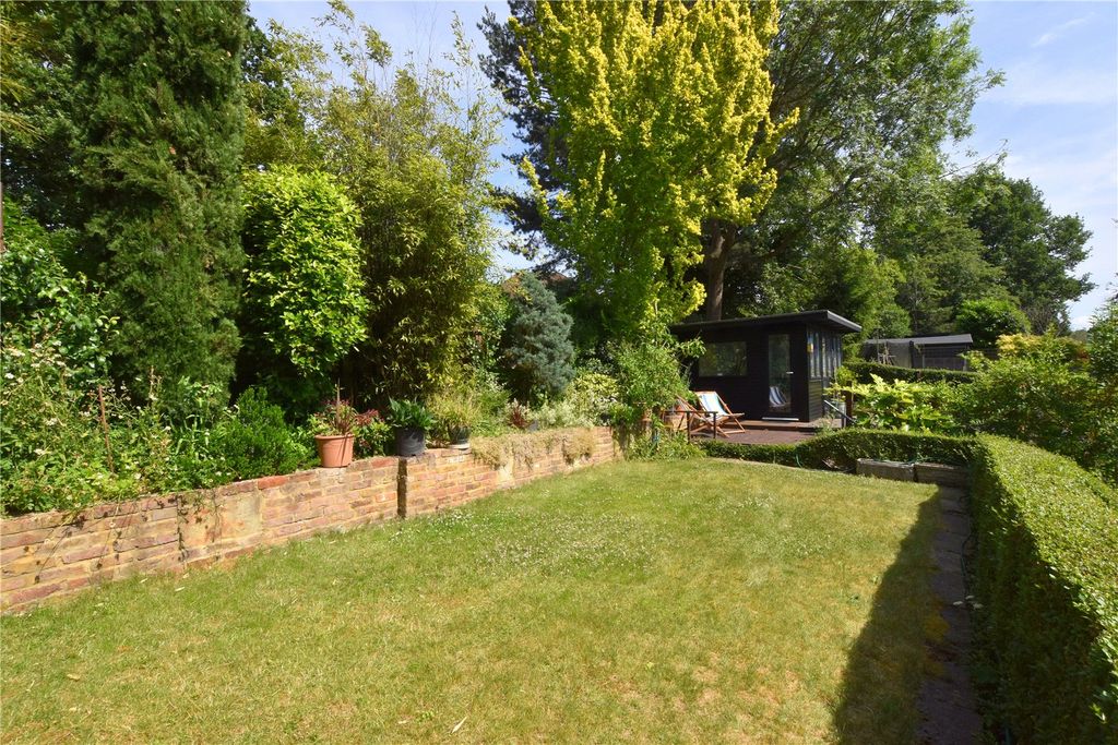 Property photo 3 of 14 Garden