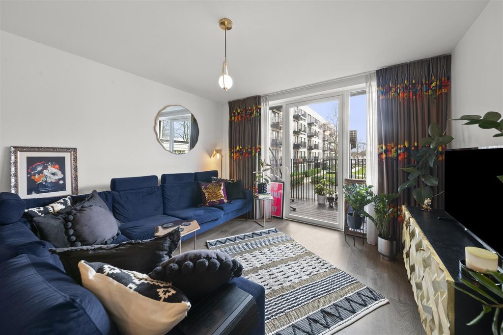 Property photo 2 of 20