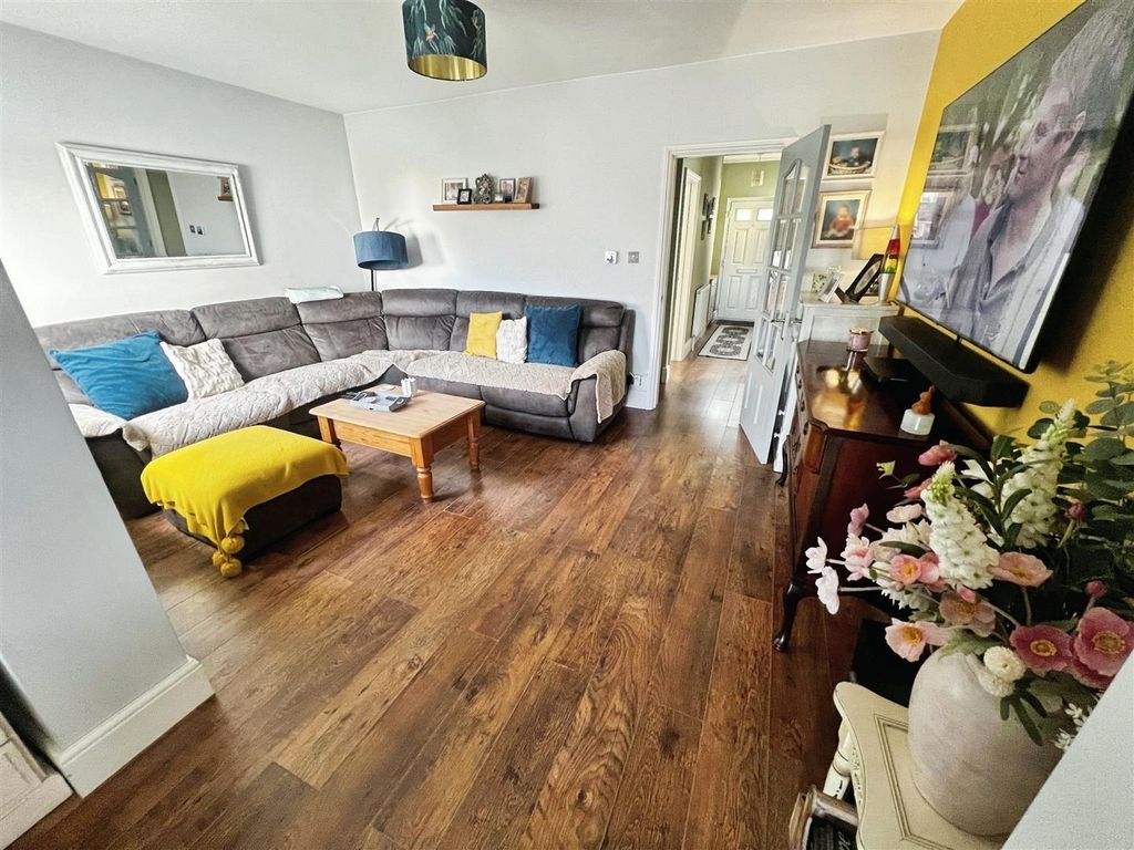 Property photo 2 of 18 Living Room