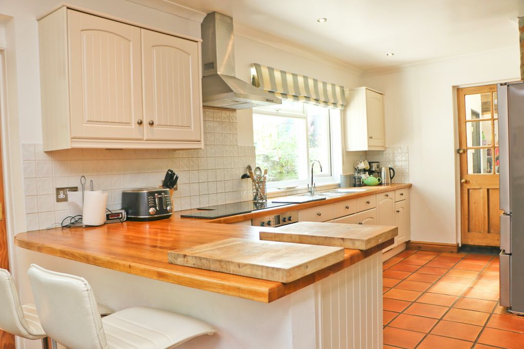 Property photo 2 of 24