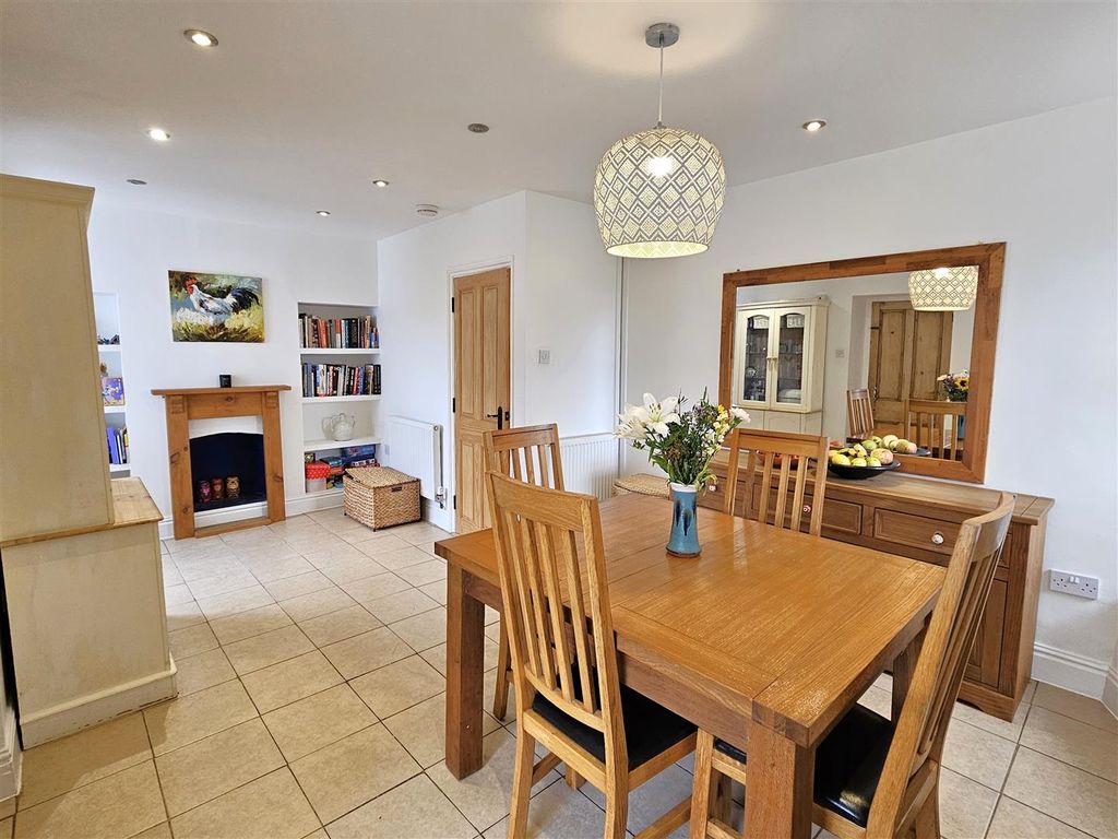 Property photo 2 of 34 Dining Room