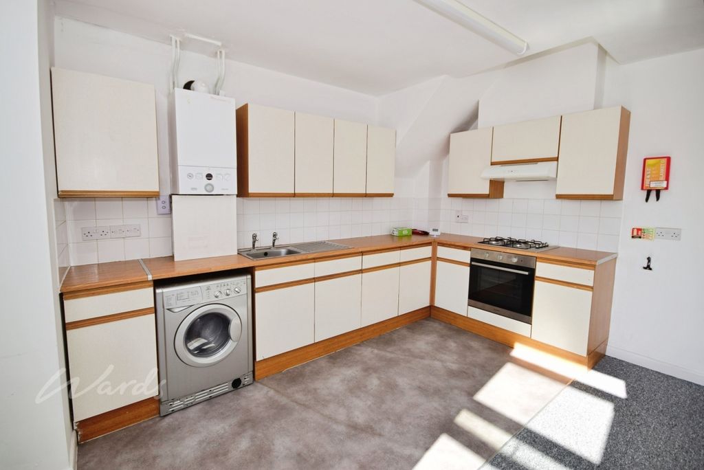 Property photo 2 of 7 Trafalgar Kitchen