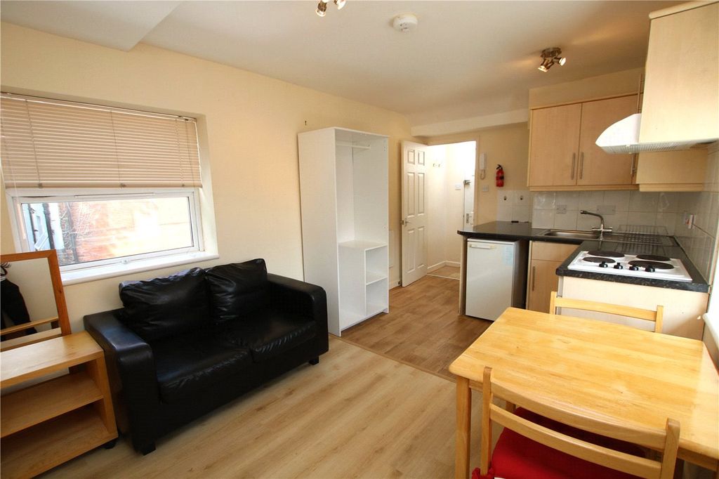 Property photo 2 of 5 Picture No. 12