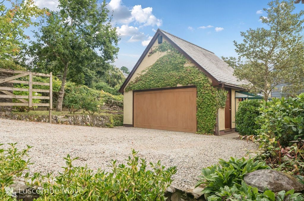 Property photo 2 of 22