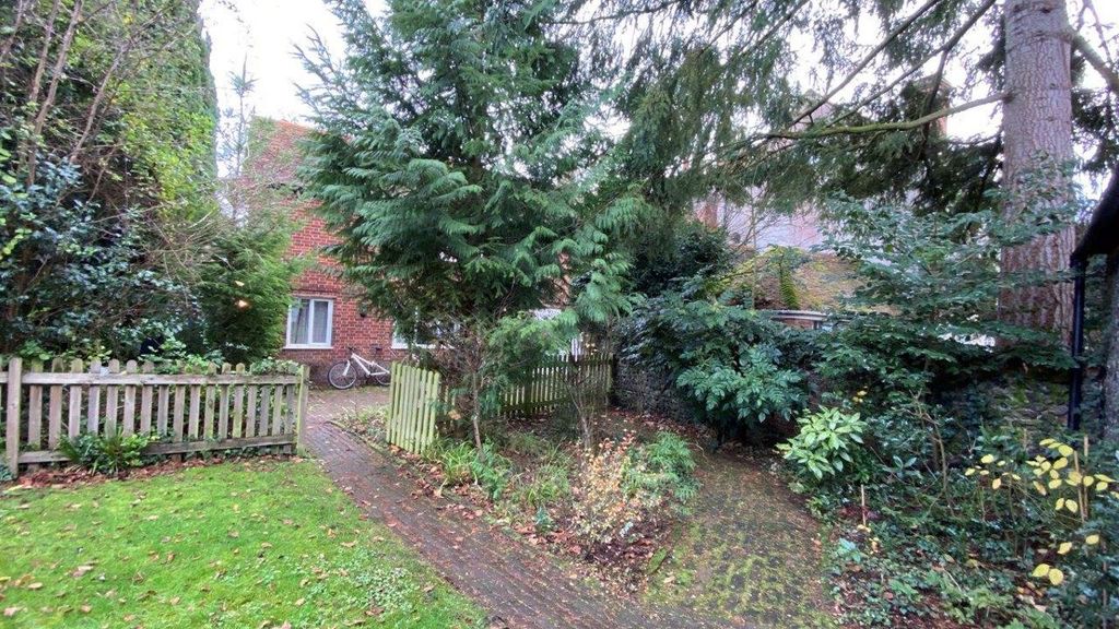 Property photo 3 of 8