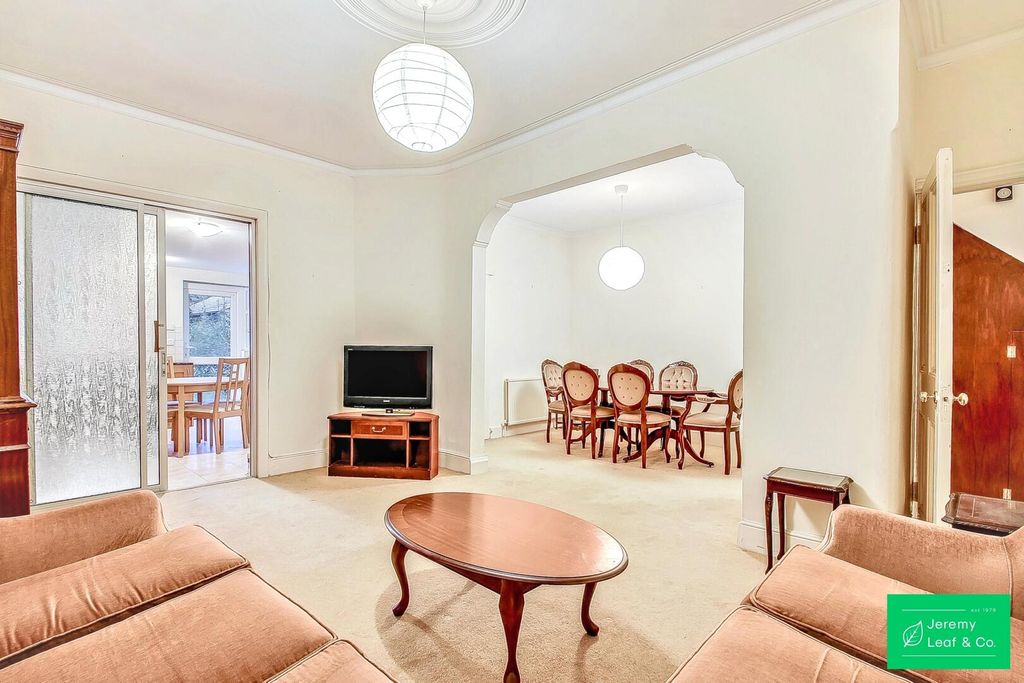 Property photo 2 of 14 Living Room