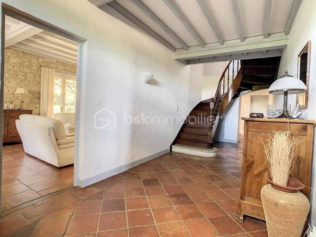 Property photo 3 of 28