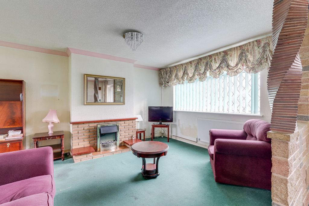 Property photo 2 of 19