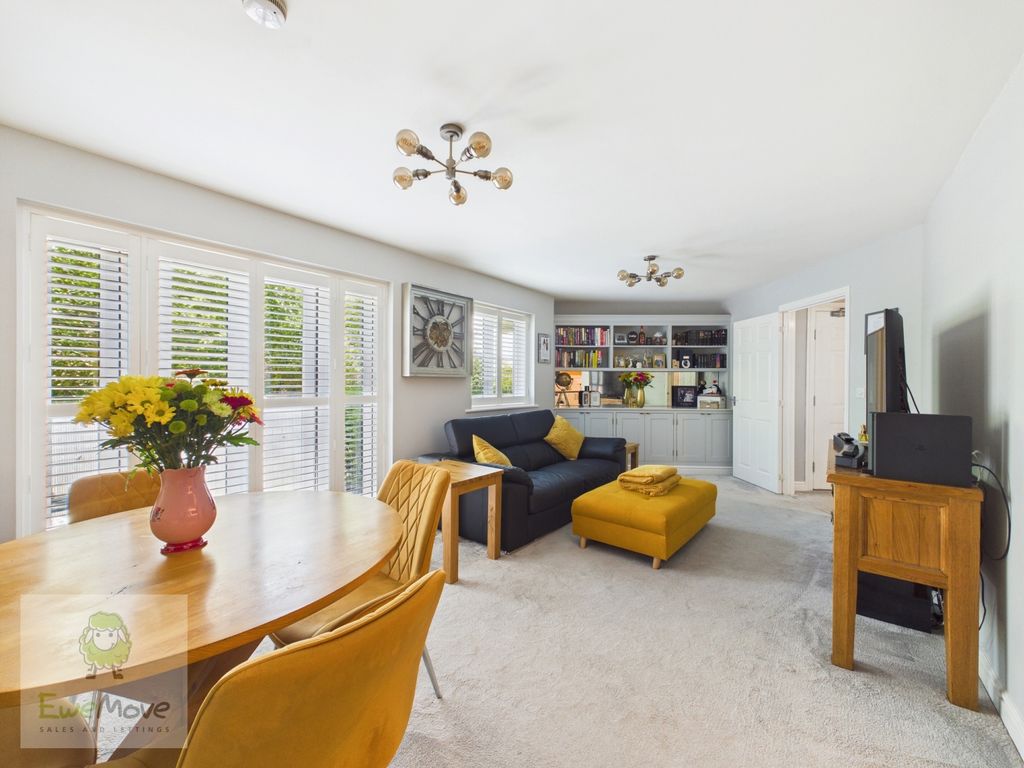 Property photo 2 of 16 Living Dining Room