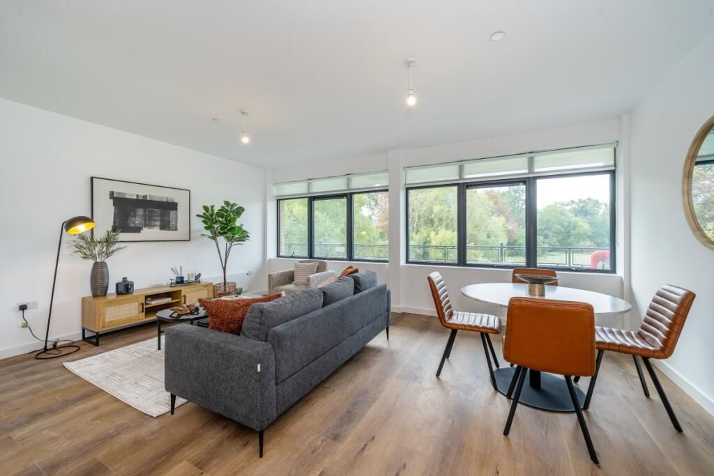 Property photo 1 of 7 Exeter Rd, Croydon