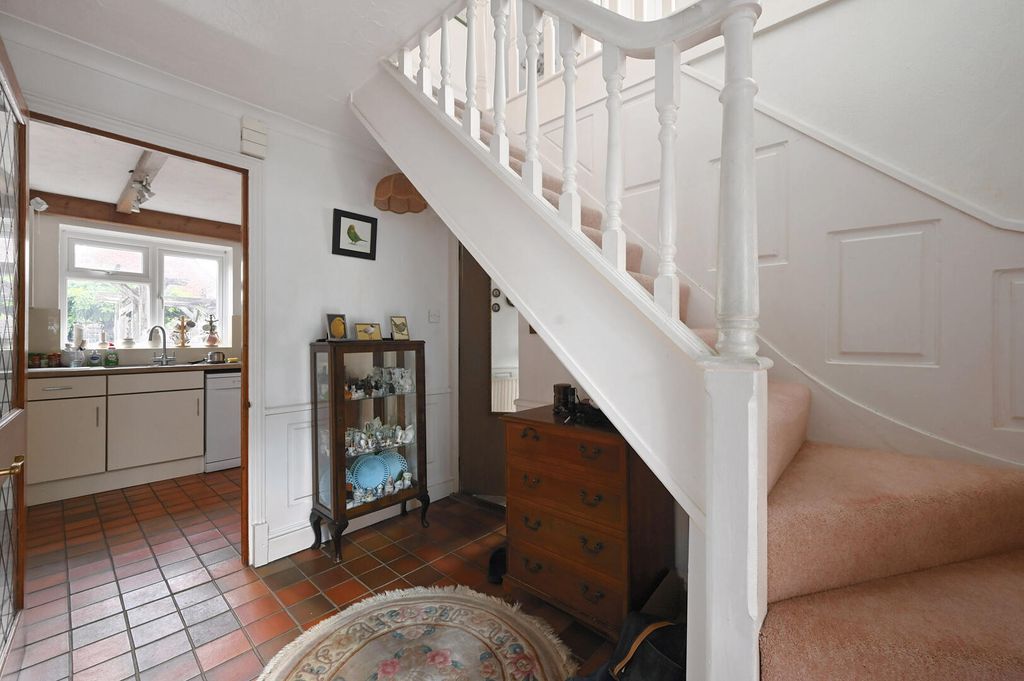Property photo 3 of 18 Hallway