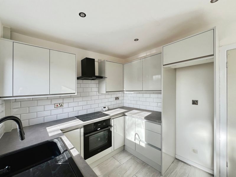 Property photo 3 of 16 Kitchen