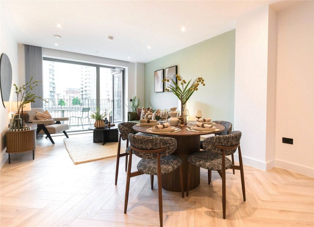 Property photo 1 of 18 Bankside