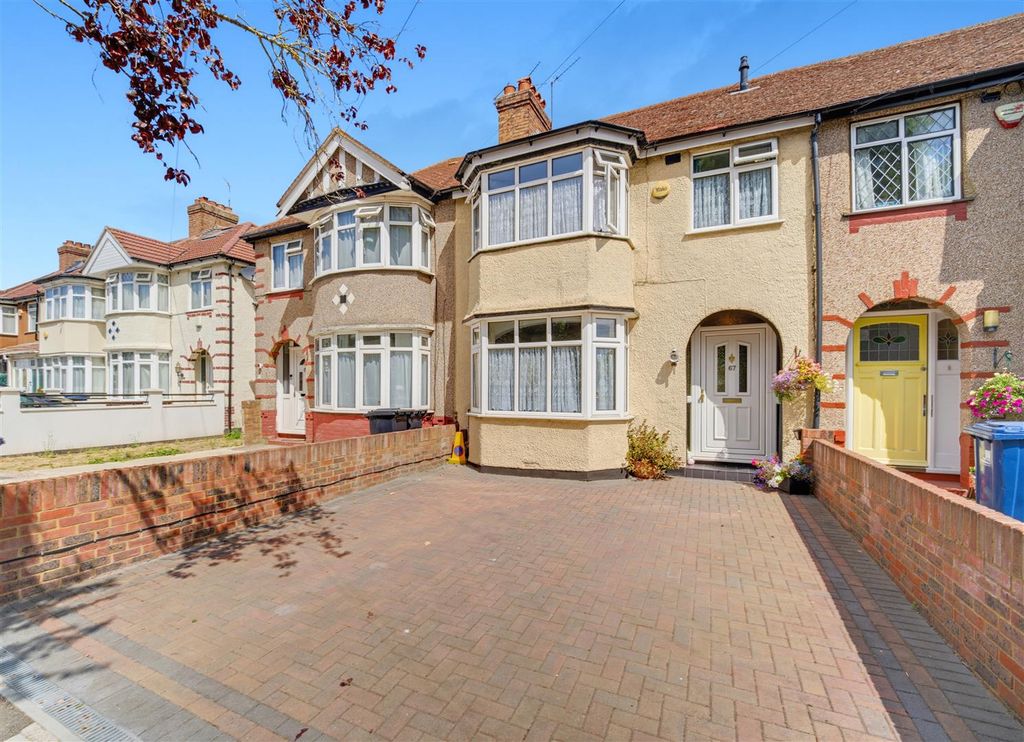 Property photo 1 of 12 67 Rydal Crescent.Jpg