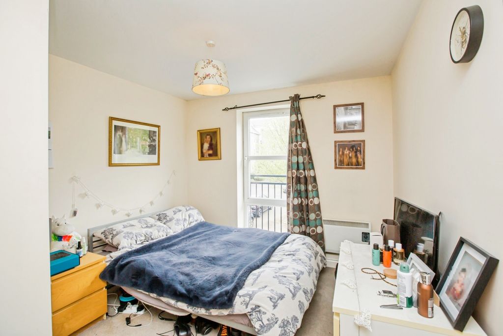 Additional image 4 of 2 bed flat for saleAlbert Promenade, Halifax, West Yorkshire HX3