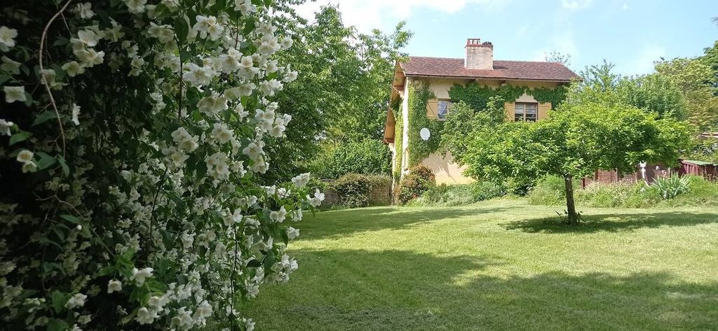 Property photo 1 of 3