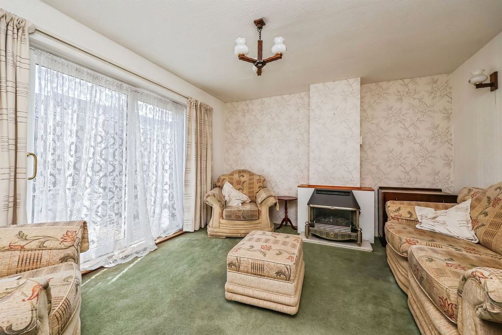 Property photo 3 of 17