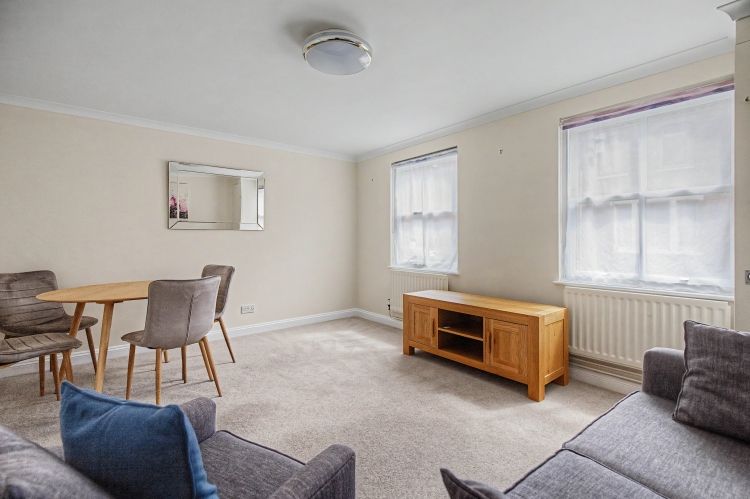 Property photo 1 of 7 328909