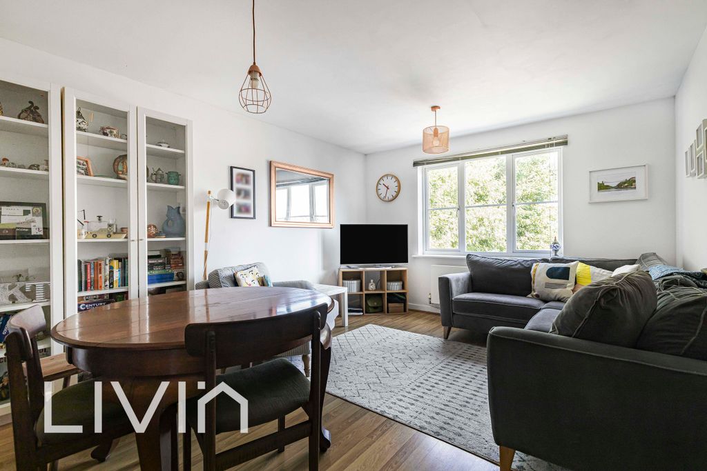 Property photo 2 of 15 025A9676