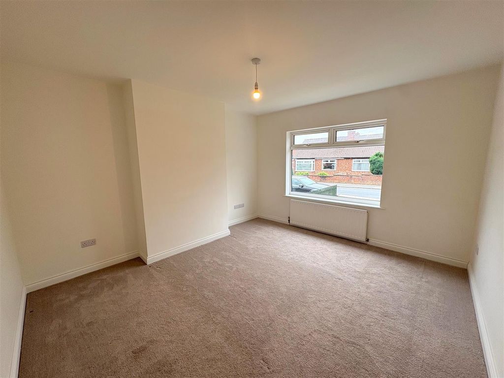 Property photo 3 of 15 Living Room