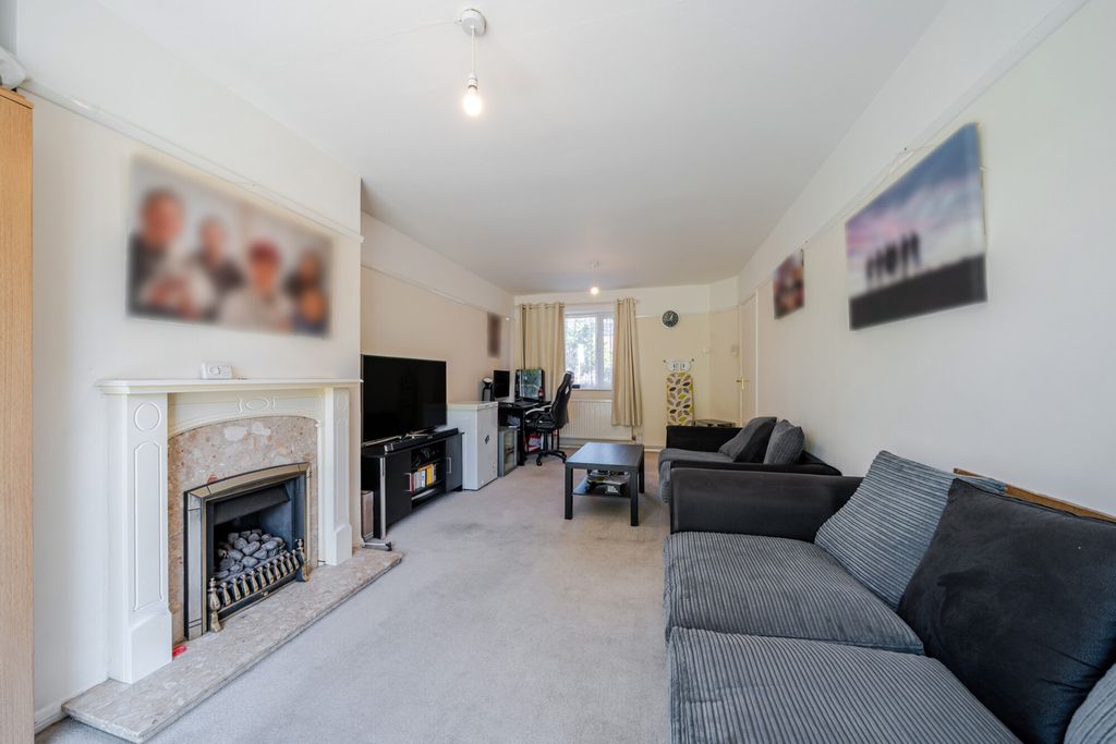Property photo 2 of 19 1447945-11-69E8F7...