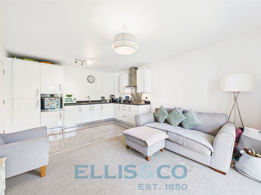 Property photo 2 of 14 Picture No. 01