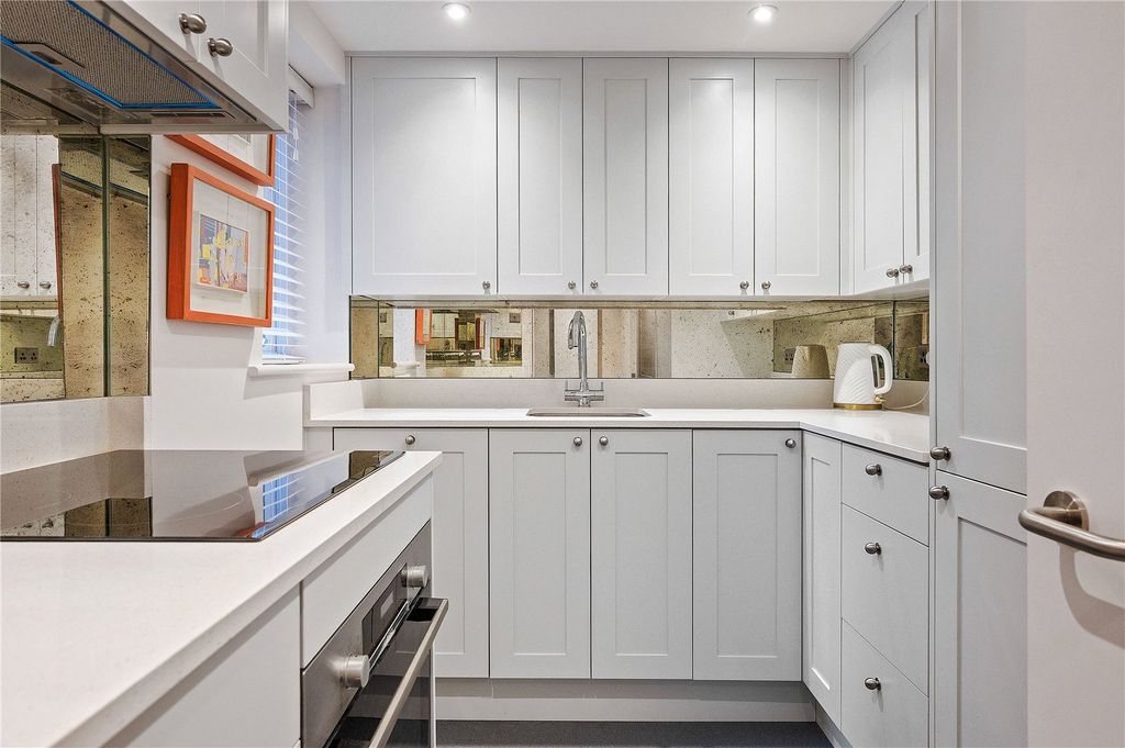 Property photo 2 of 12 Kitchen