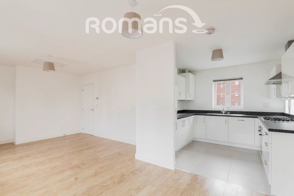 Property photo 3 of 11 79A63556-68B4-45d1-B