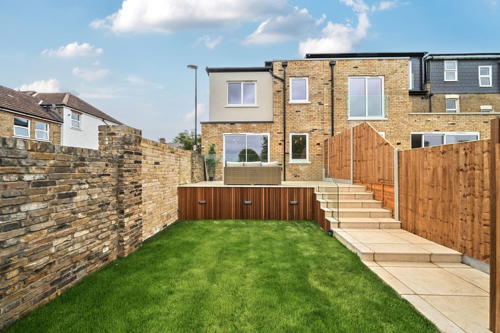 Property photo 2 of 30 1291281-86-68264F...