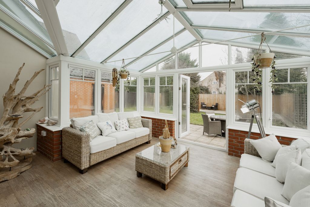 Property photo 2 of 27