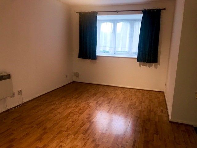 Property photo 1 of 3