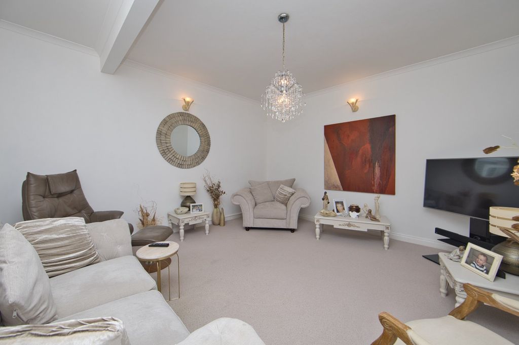 Property photo 2 of 15 Picture 2