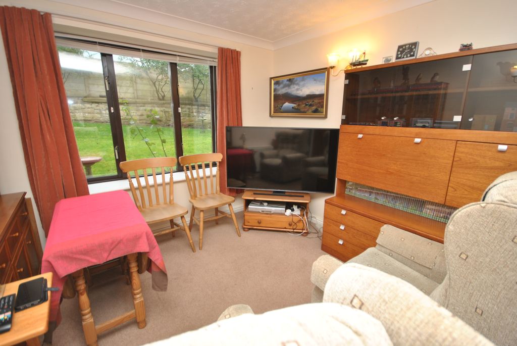 Property photo 2 of 10 Lounge