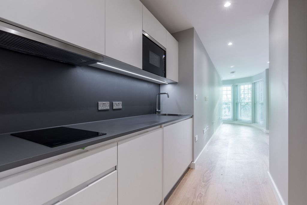 Property photo 2 of 14 Kitchen