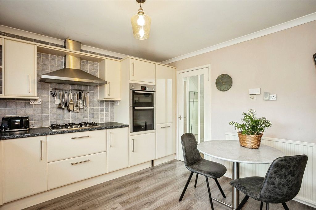 Property photo 2 of 21 Picture No. 04