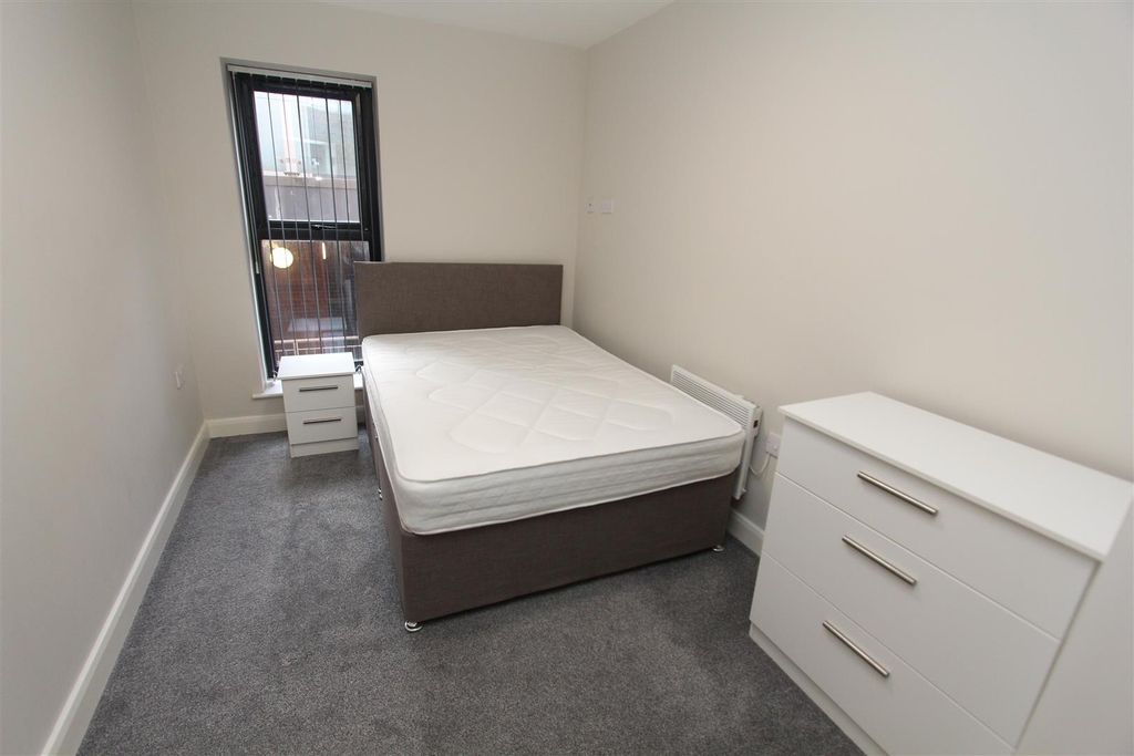 Property photo 3 of 8 Bedroom 1.Jpg