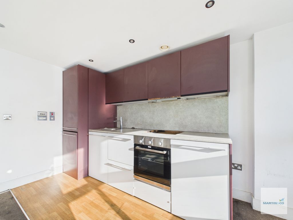 Property photo 2 of 14 Cam03394G0-Pr0375-Still006