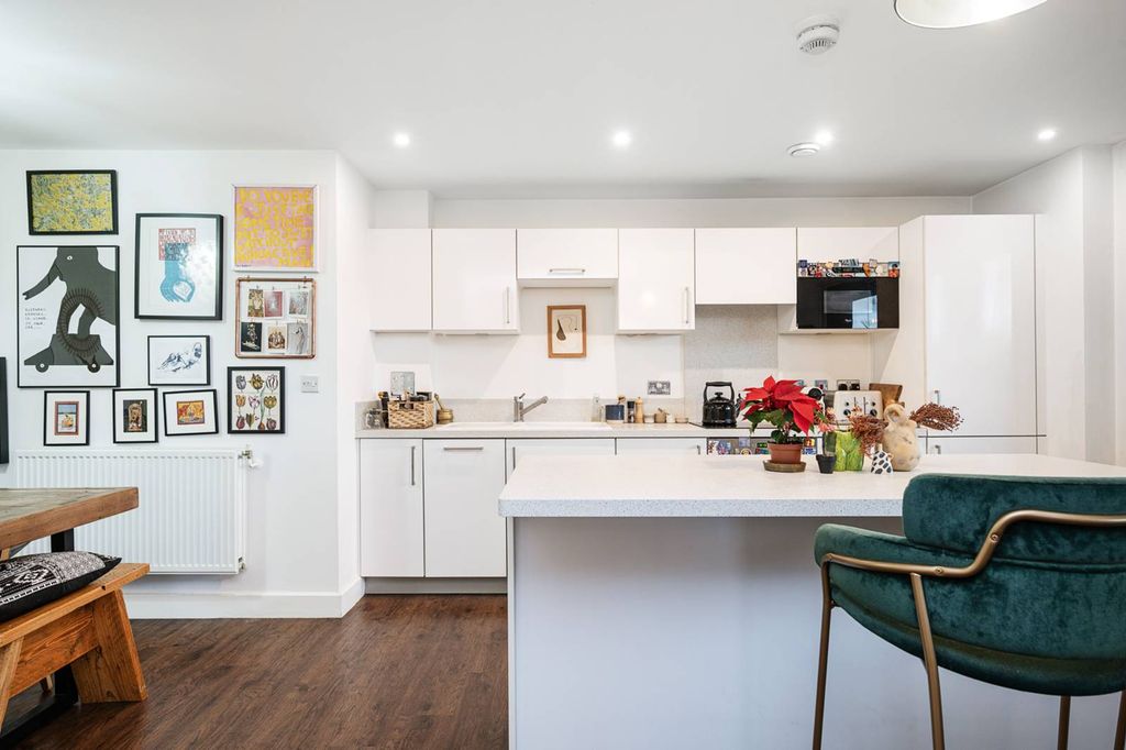 Property photo 3 of 21