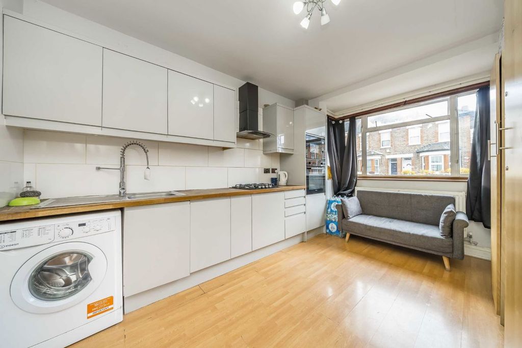 Property photo 2 of 9