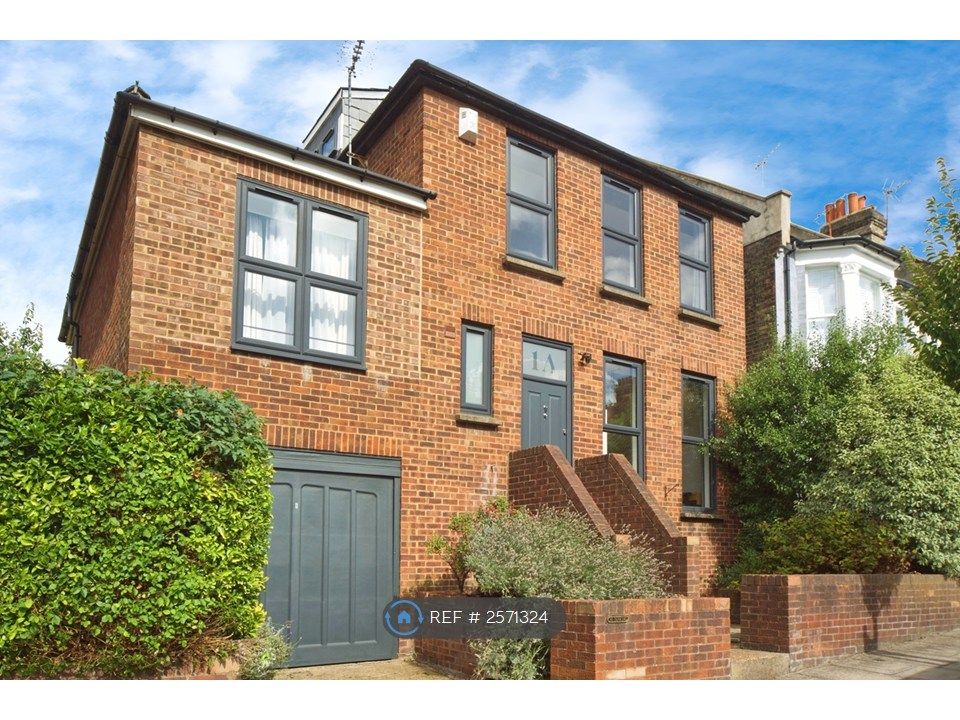 Property photo 2 of 21 Integral Garage