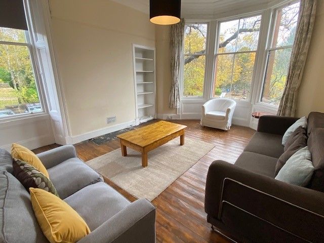 Property photo 2 of 8 Lounge