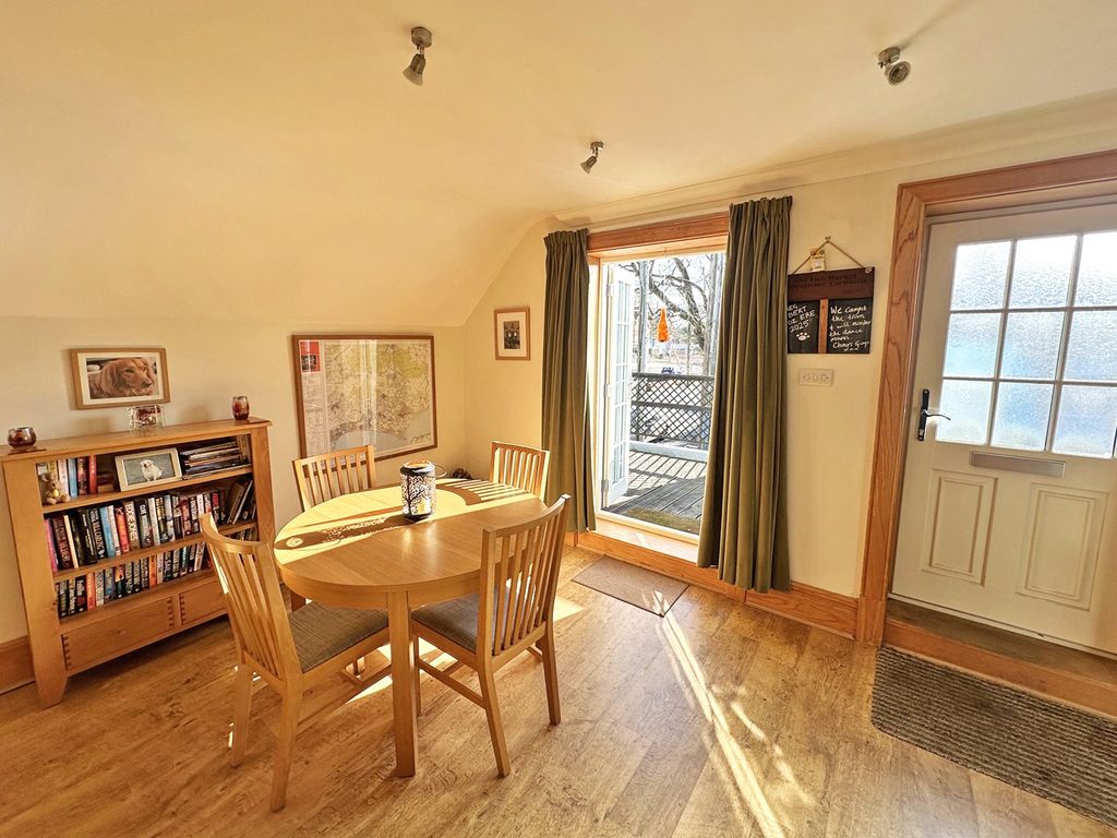 Property photo 3 of 21 Picture 3