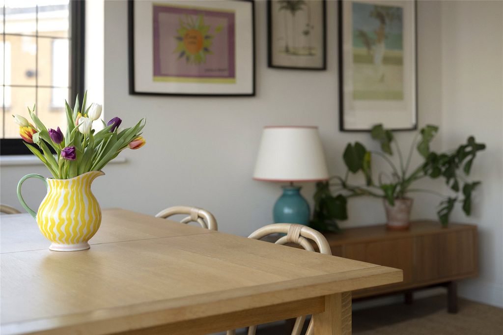 Property photo 2 of 25 Dining