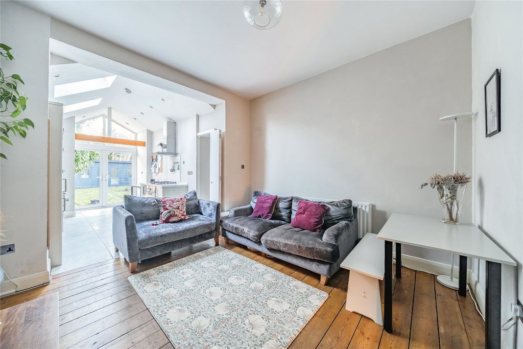 Property photo 2 of 17 Picture No. 08